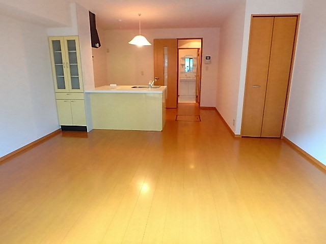 居室・リビング　別号室の参考写真です。