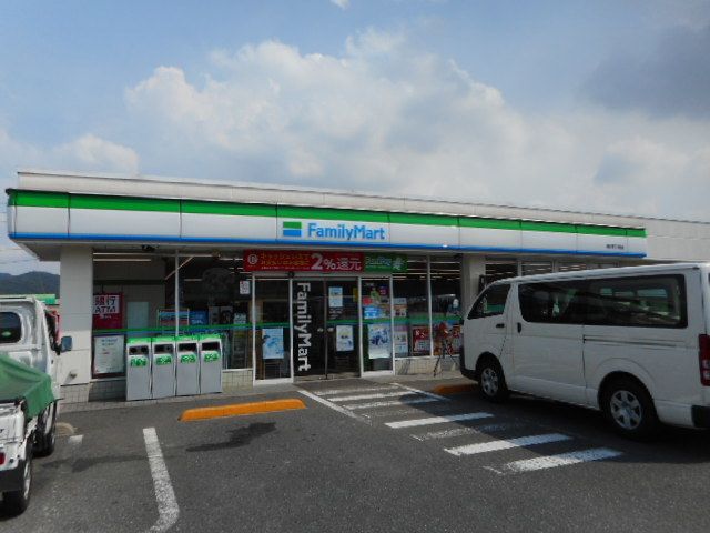 コンビニ　ファミリーマート神辺川南店（コンビニ）まで800m