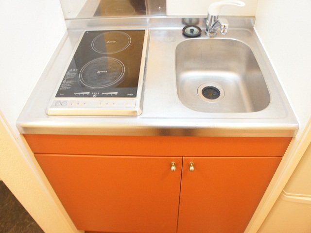 キッチン　２口電気コンロでお料理もしっかりできます♪