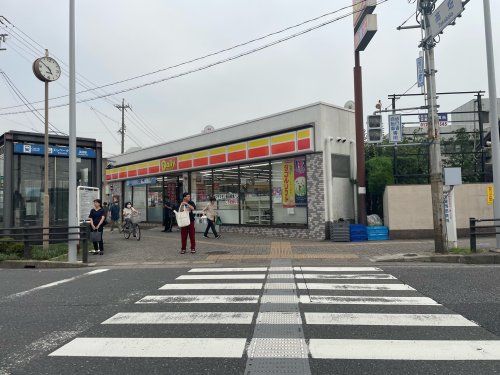 コンビニ　デイリーヤマザキ 中川高畑店（コンビニ）まで282m