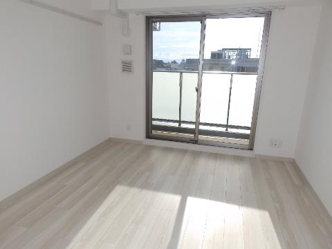 居室・リビング　室内