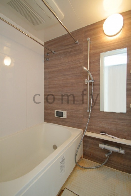 バス・シャワールーム　バスルーム