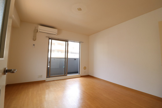 居室・リビング　※別部屋の写真です