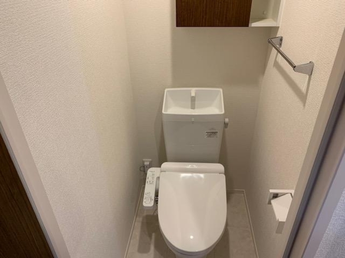 トイレ　温水洗浄暖房便座