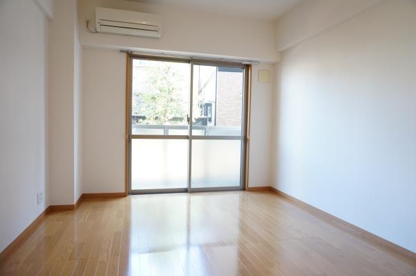 居室・リビング　居間です