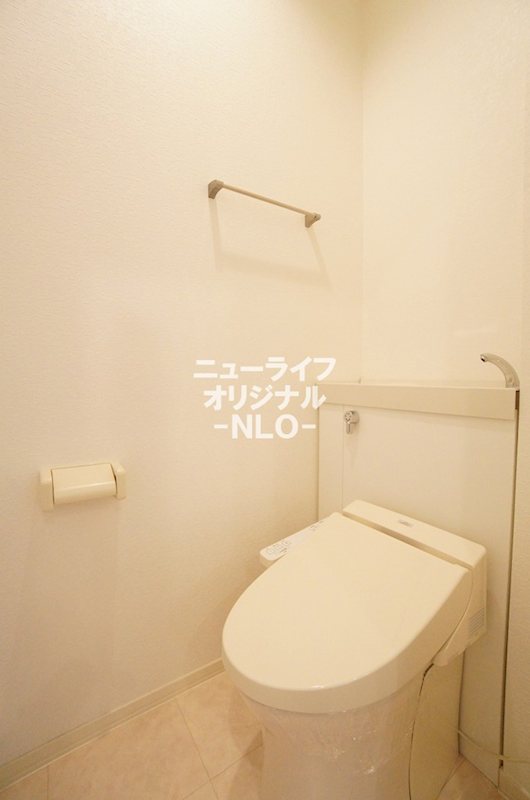 トイレ　温水洗浄便座仕様で快適★