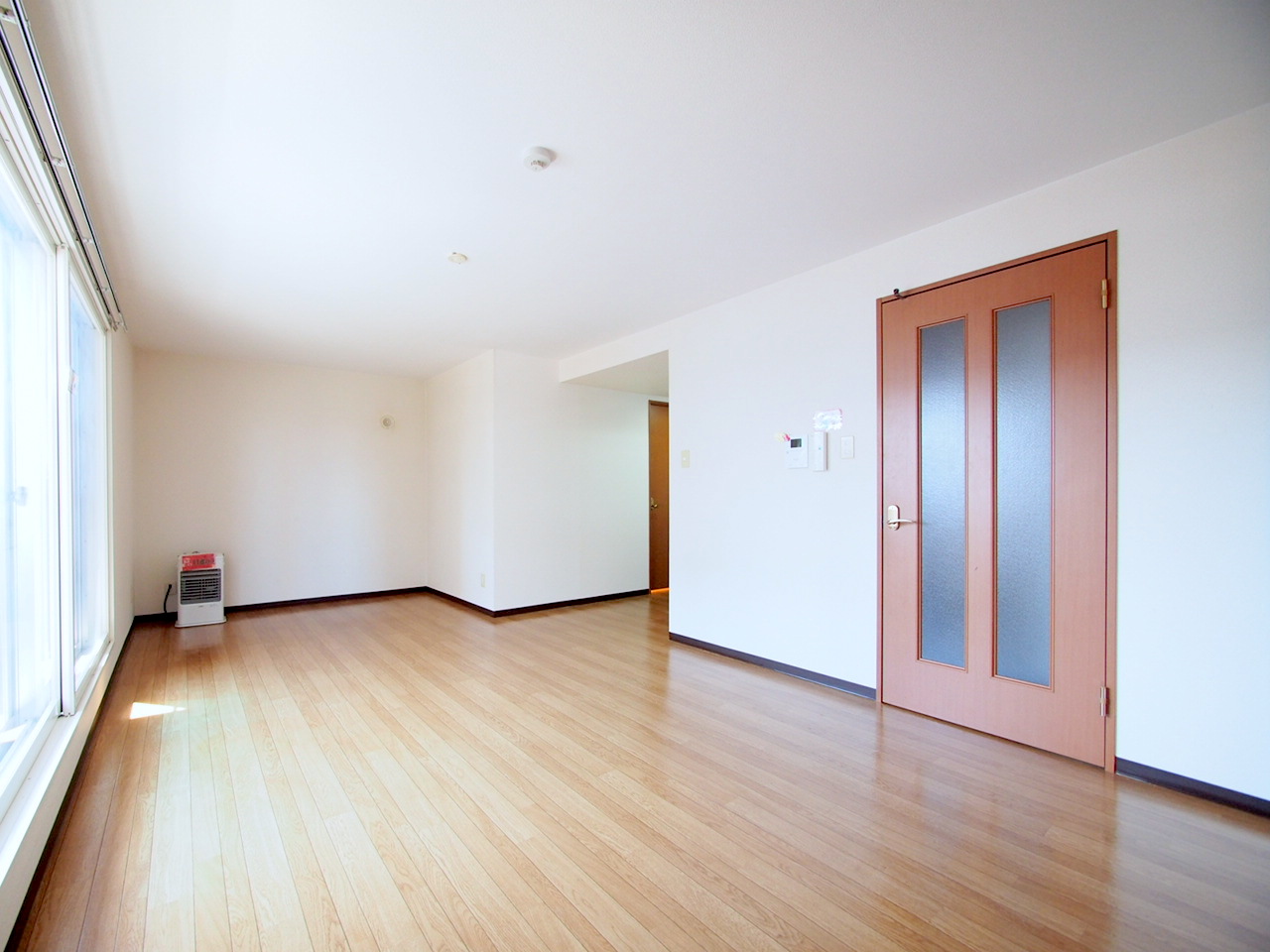 居室・リビング　広々リビングです♪