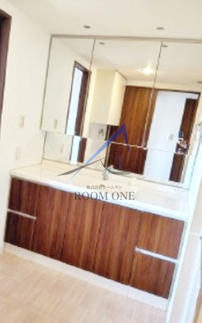 洗面設備　独立洗面台です。