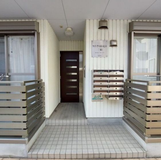 エントランス　弊社は都内全域の物件をご紹介可能です！