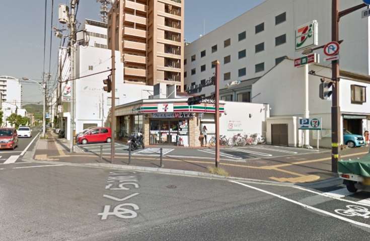 コンビニ　セブンイレブン内山下1丁目店（コンビニ）まで678m