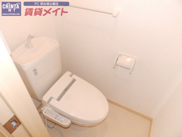 トイレ　同物件別室の画像です