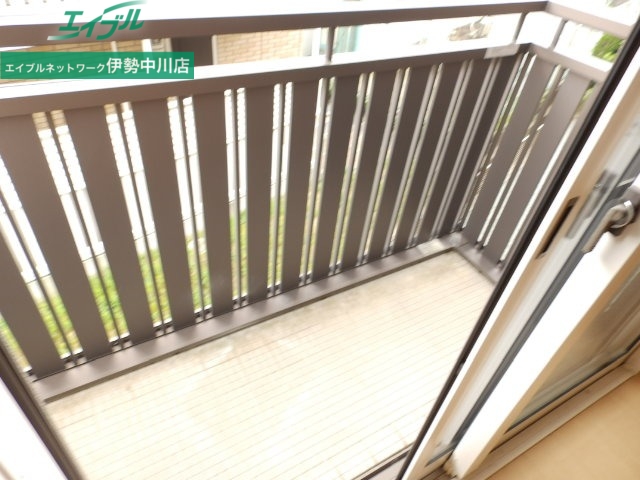 バルコニー　同物件別室画像