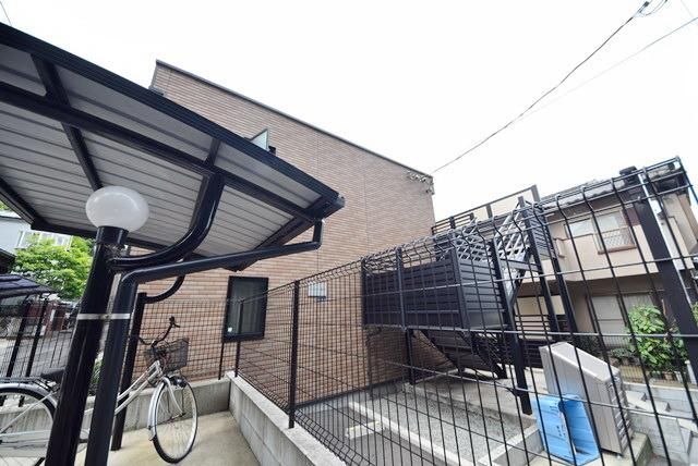建物外観　★閑静な住宅街で南西向きです★