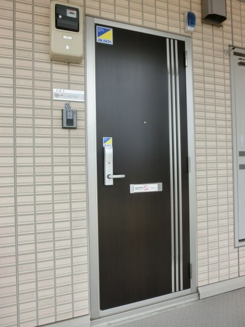 セキュリティ　モニタ付きインターホンが付いています。