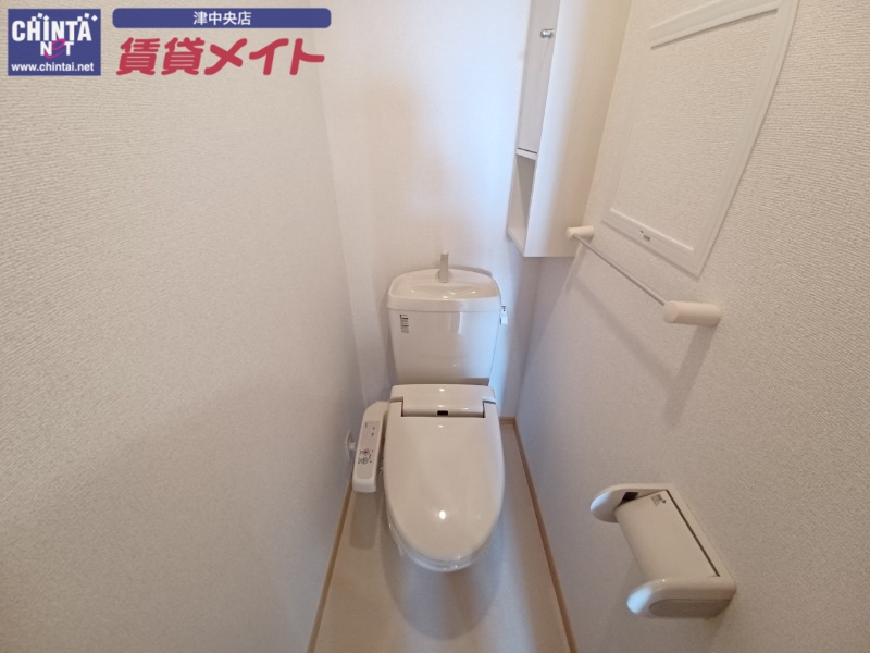 トイレ　同型参考写真