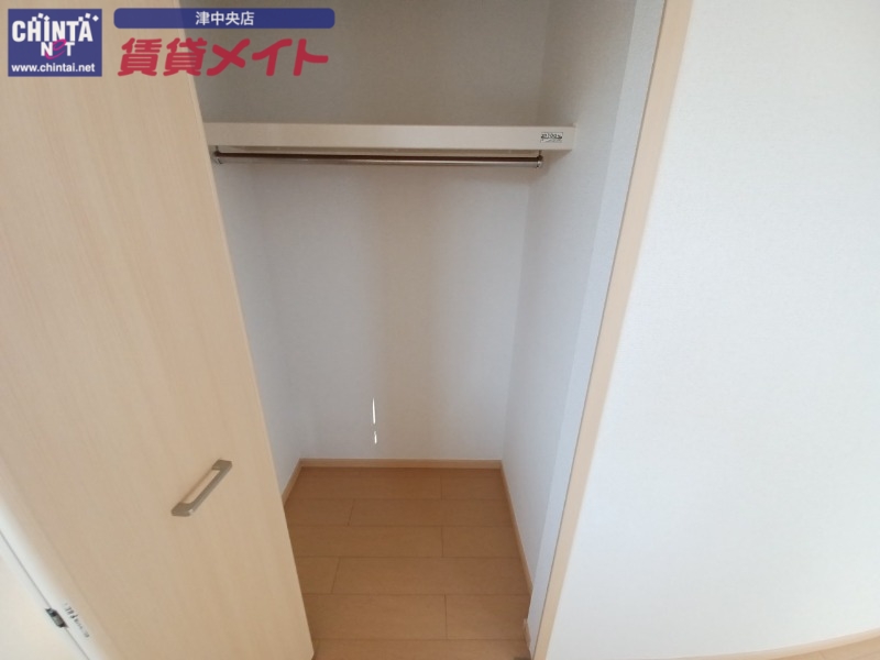 収納　同型参考写真