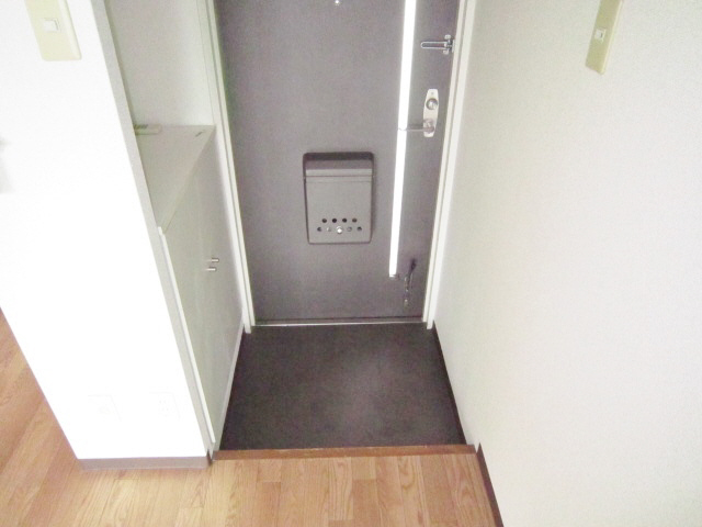 玄関　収納もある玄関です