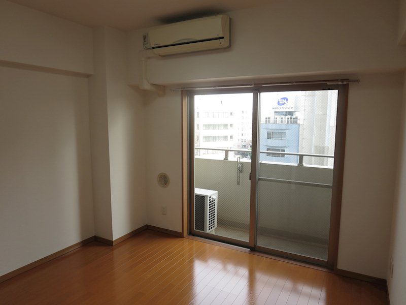 居室・リビング　※他の部屋の写真です。