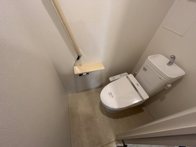 トイレ　※別号室参考写真