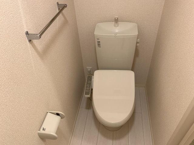 トイレ　温水洗浄暖房便座