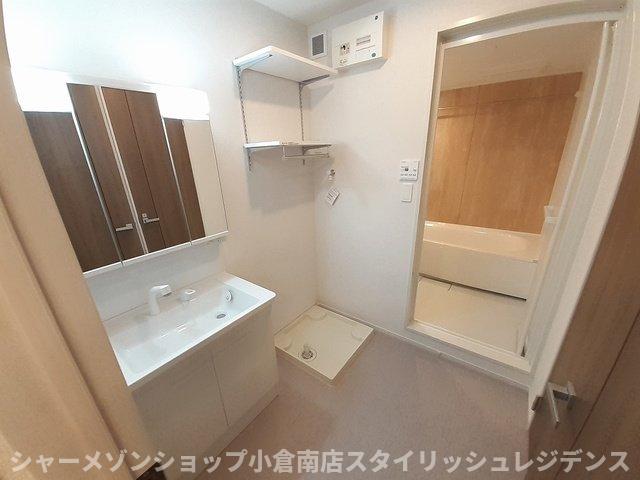 洗面設備　広い洗面スペース