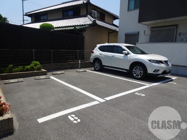 駐車場　敷地内駐車場