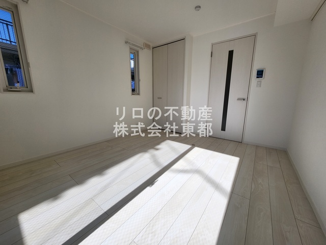 その他部屋・スペース　上品なフローリング仕上げの洋室です！