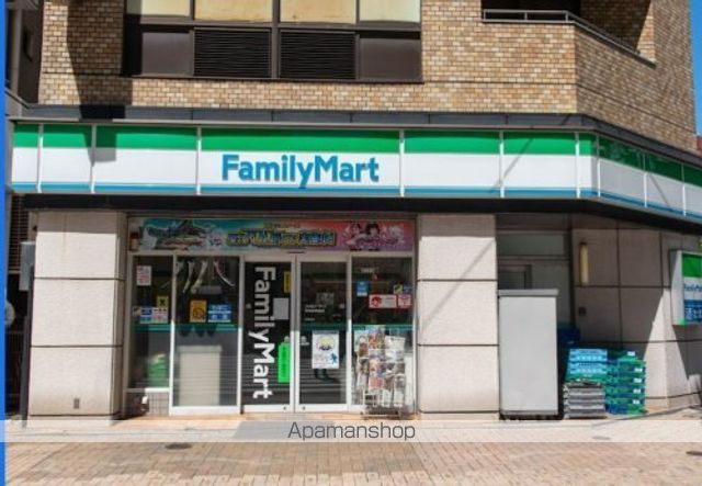 その他　【コンビニエンスストア】ファミリーマート　茅場町駅東店（その他）まで530m