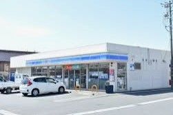 コンビニ　ローソン浜松小沢渡町店（コンビニ）まで583m