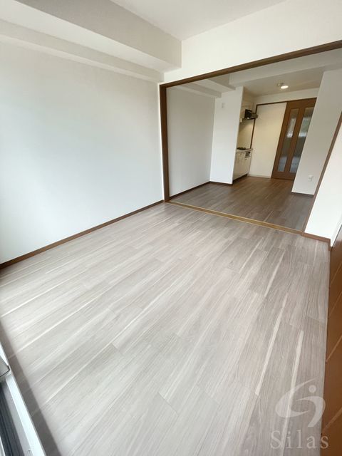 地下鉄御堂筋線 なかもず駅 徒歩4分 10階建 築20年の居間写真