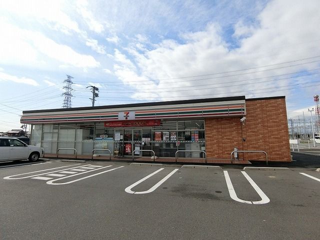 コンビニ　セブンイレブン本巣政田店（コンビニ）まで432m