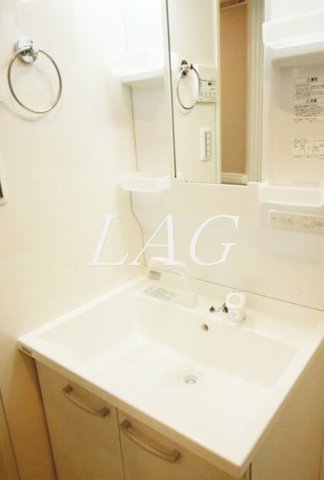 洗面設備　独立洗面台です。