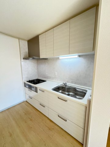 キッチン　同物件、別号室の写真です。