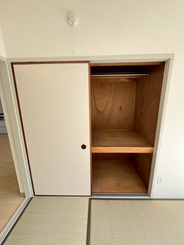 収納　同物件、別号室の写真です。