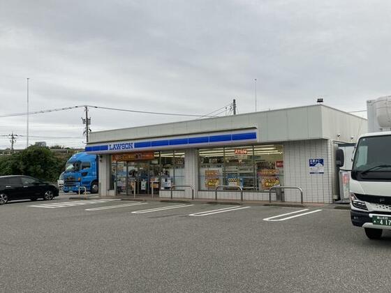 コンビニ　ローソン富山インター西店（コンビニ）まで214m