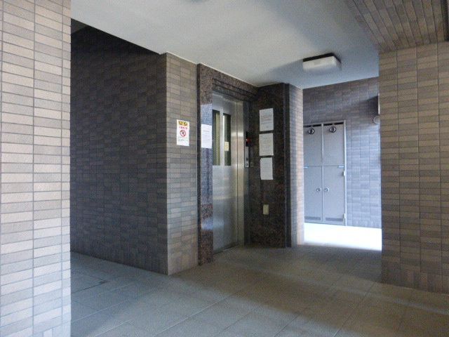 エントランス　毎日通るエントランスはこのようになっています
