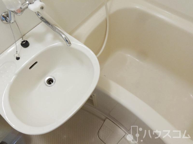 バス・シャワールーム　お風呂とトイレは別なんです♪
