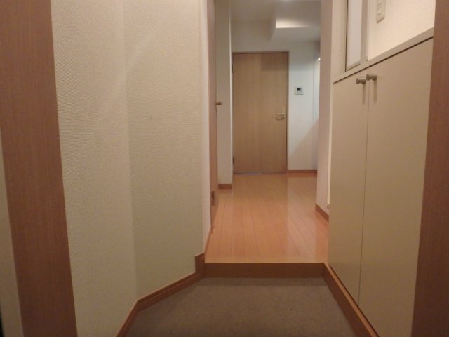 玄関　広めの玄関で一日をスタートできます♪