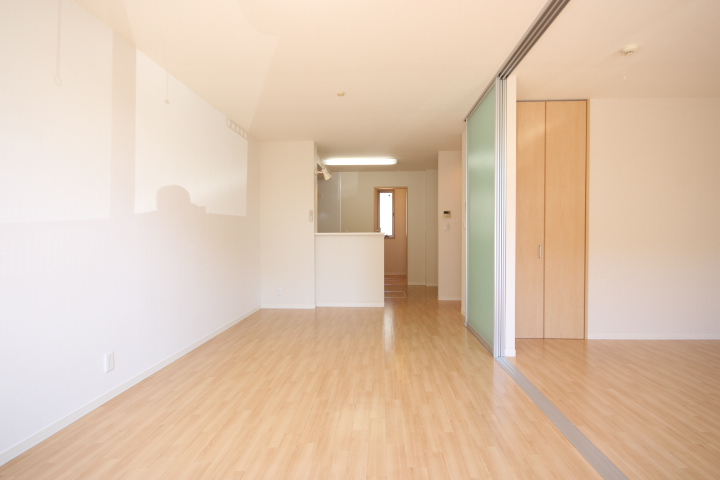 居室・リビング　南向きLDK１３，７帖です！