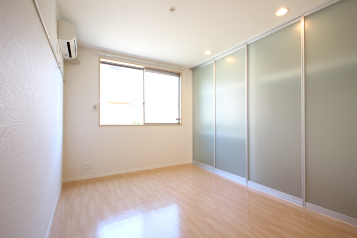 その他部屋・スペース　北側洋室６，１帖です！　エアコン完備です。