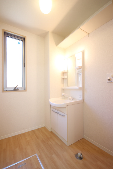 洗面設備　洗髪洗面化粧台＆洗濯機置場です！