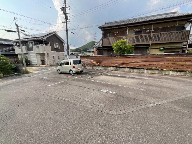 【可児郡御嵩町御嵩のアパートの駐車場】