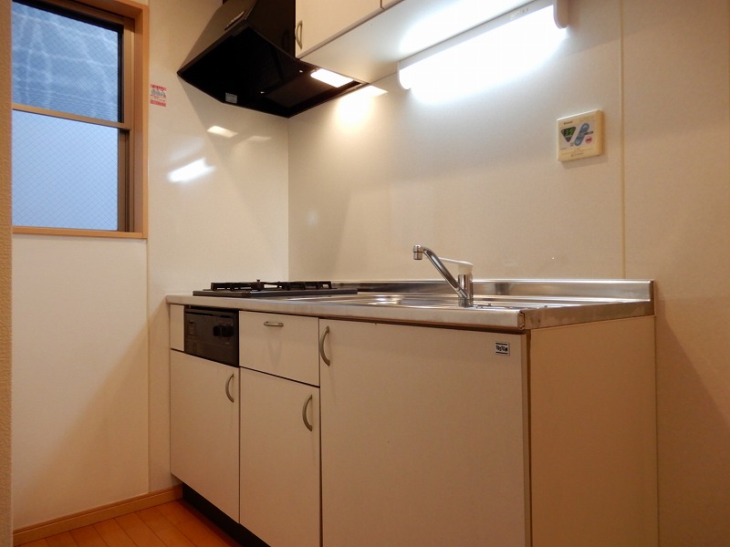 キッチン　システムキッチン（ガス2口）、グリルなし