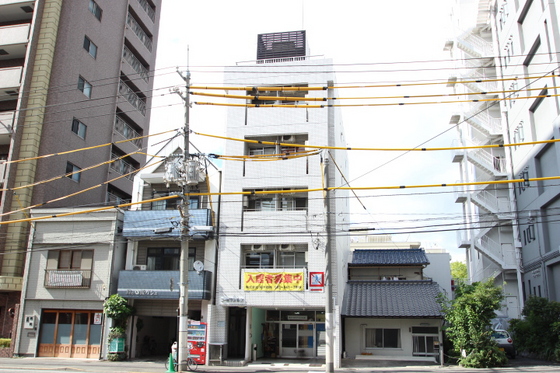 コーポラス寺町の建物外観