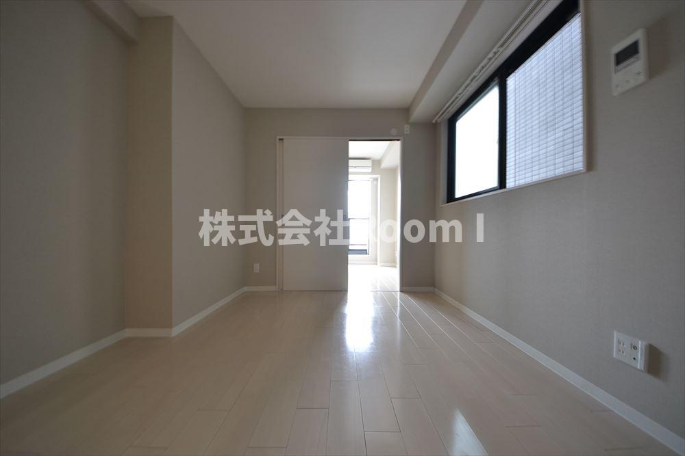 居室・リビング　こちらのリビングで趣味の時間をお楽しみください