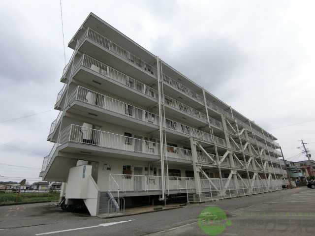 茨木市西福井のマンションの建物外観