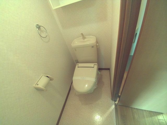 【岡崎市国正町のアパートのトイレ】