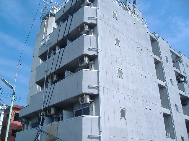 名古屋市熱田区六番のアパートの建物外観