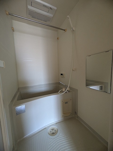 バス・シャワールーム　同物件、別号室のものです。