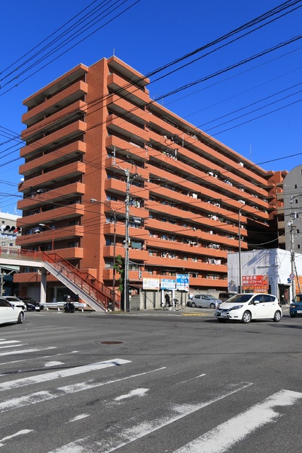 松山市千舟町のマンションの建物外観